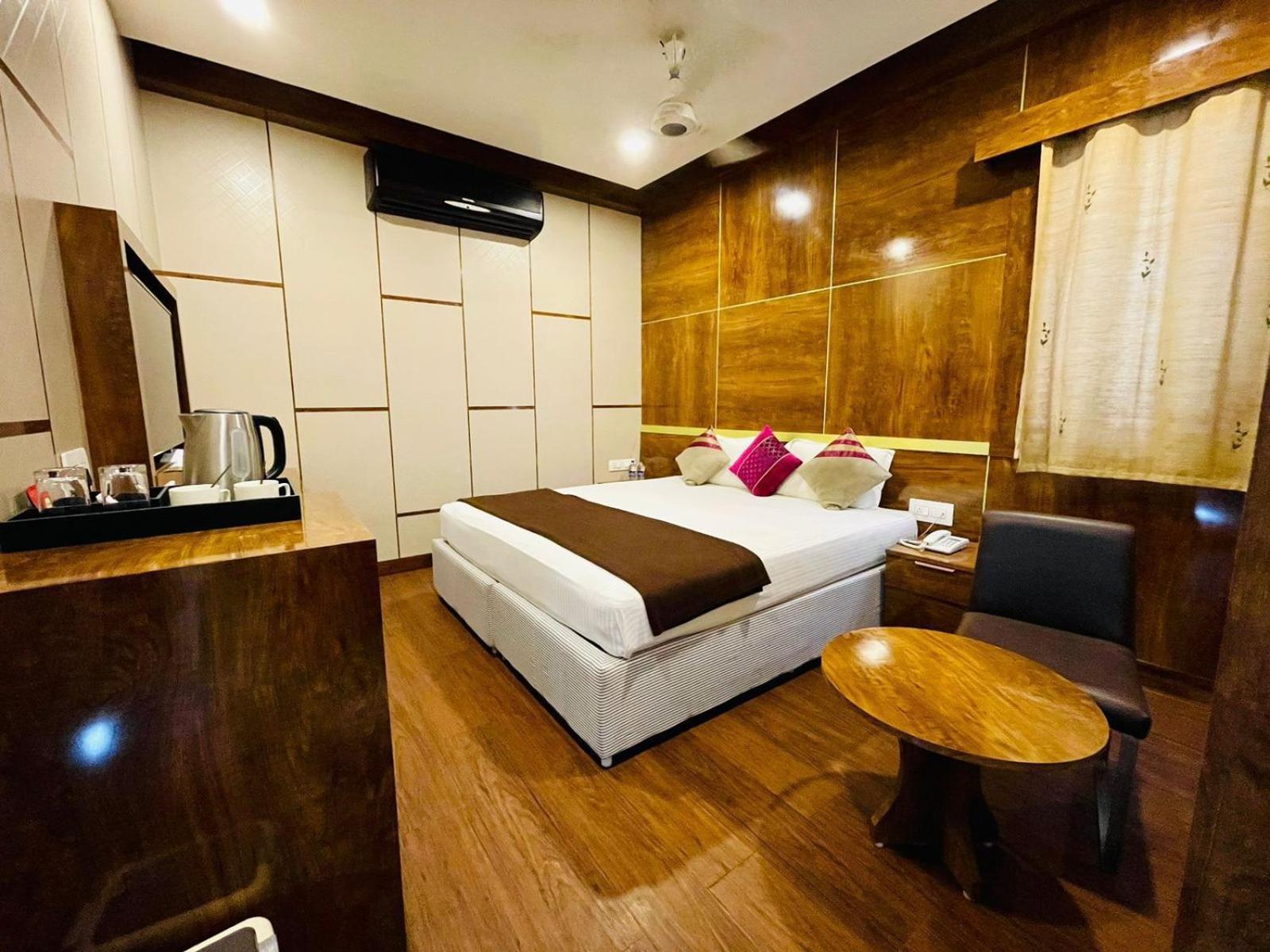 B8 Hotel Chennai Exterior photo