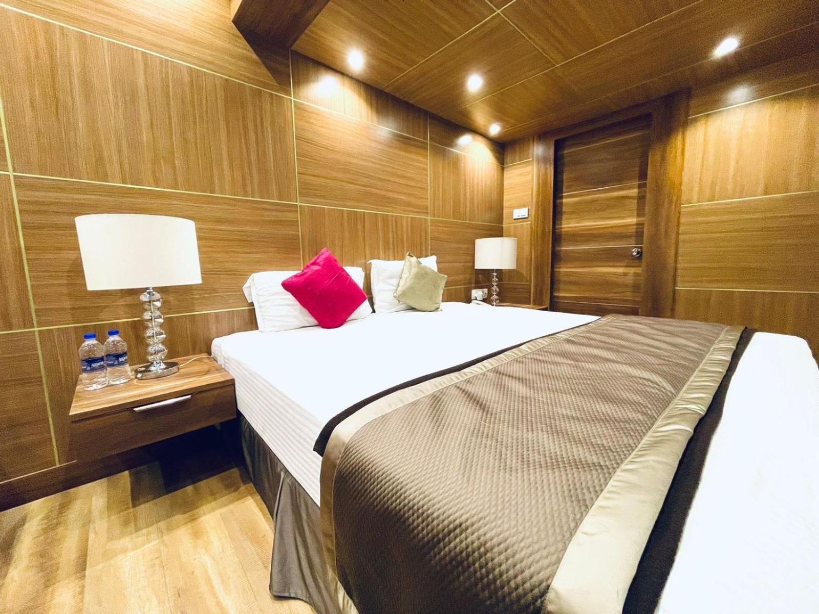 B8 Hotel Chennai Exterior photo