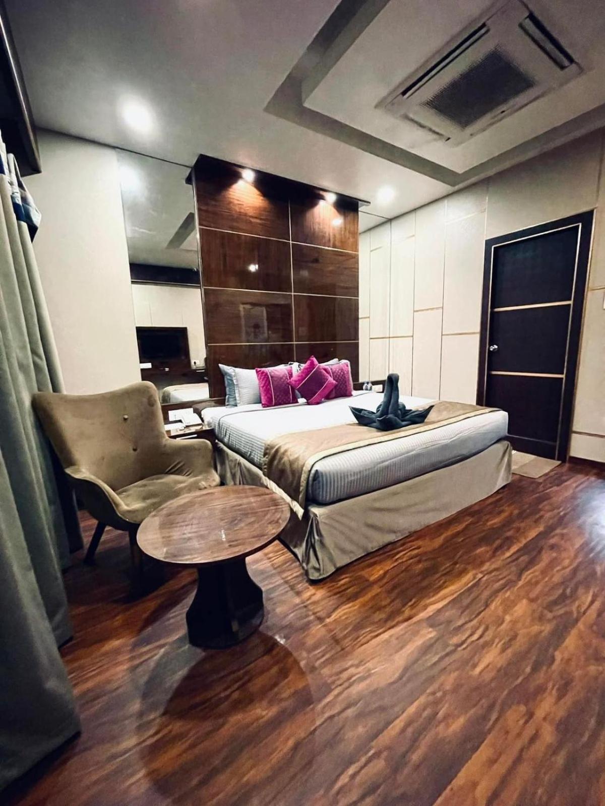 B8 Hotel Chennai Exterior photo